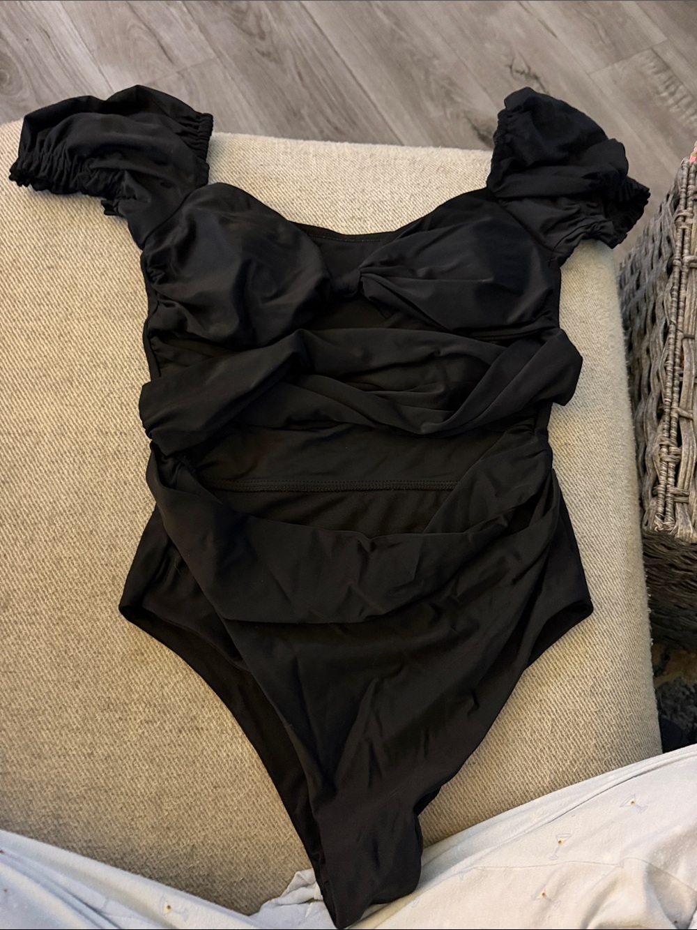 SHEIN Black One-Piece Swimsuit with Puff Sleeves and Twist Front